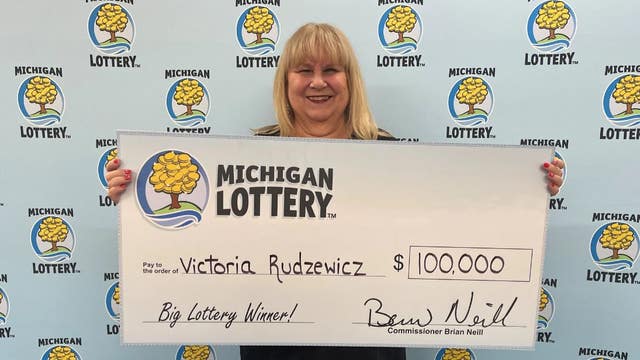 Oakland County woman accidentally wins $100,000 from Michigan Lottery