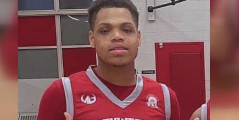 Detroit Northwestern senior suffers cardiac arrest on basketball court: 'We're asking for prayer'