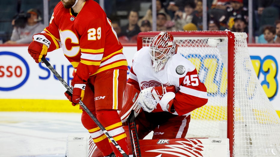 Red Wings beat Flames 5-2, extend winning streak to 5 games – The