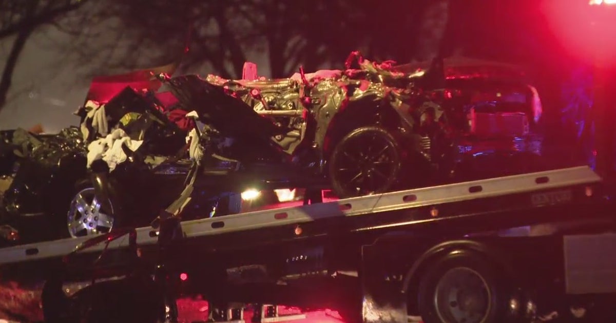 Deadly crash on Detroit's east side leaves two men dead, mangled ...
