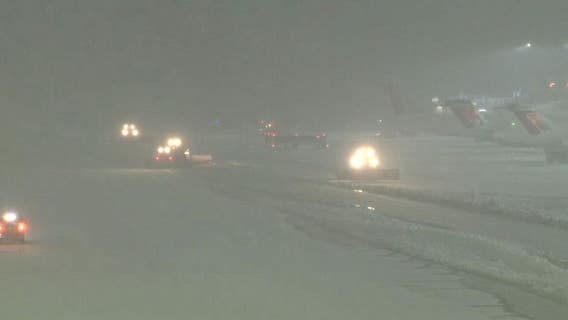 Detroit Metro Airport temporarily closes due to winter storm