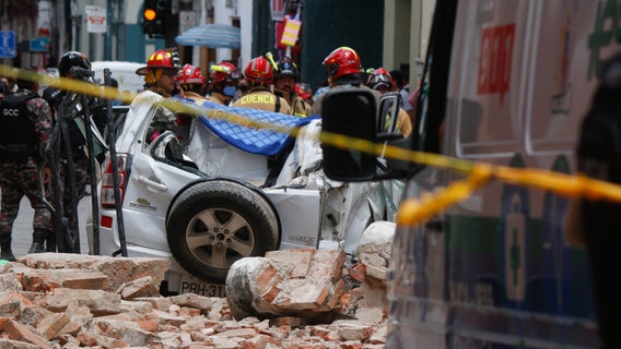 Earthquake in Ecuador kills at least 15, causes widespread damage