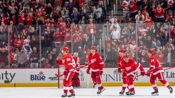 Jake Walman scores late goal, Red Wings beat Hurricanes 3-2