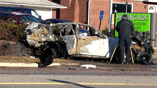 Fiery crash in Warren leaves 1 person dead