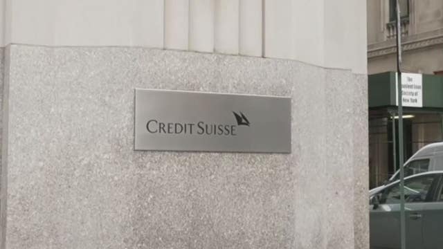 Swiss bank cash shortage announcement should not be reason to panic, says expert