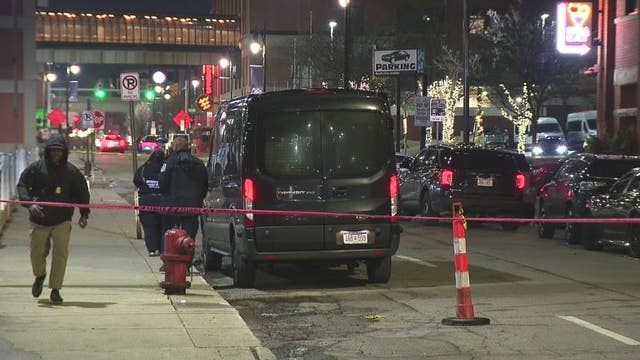 2 shot in downtown Detroit after man fires into crowd during argument