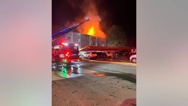 Bodycam video: Farmington Hills Police and Fire go door-to-door to rescue residents from burning building