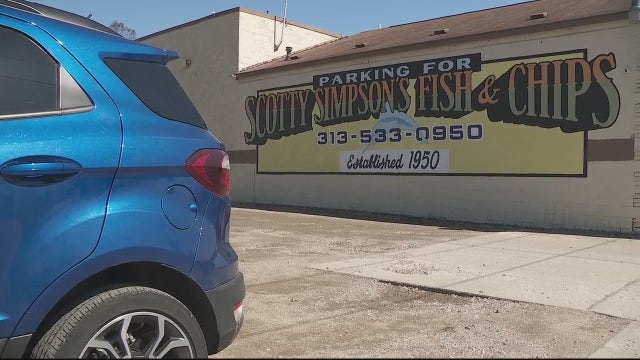 Sign for Brightmoor's beloved Scotty Simpson's Fish restaurant leads to blight violation from Detroit