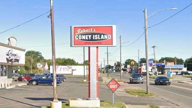 Man ditches firearm in Detroit Coney Island after fleeing police