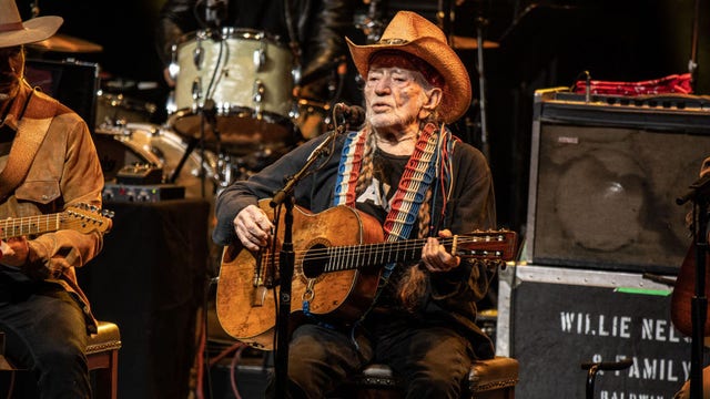 Hollywood celebrates Willie Nelson with 90th birthday concert
