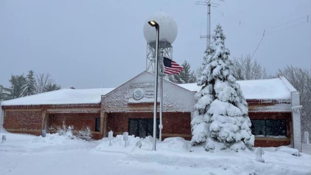 Michigan Upper Peninsula winter storm smashing snowfall records
