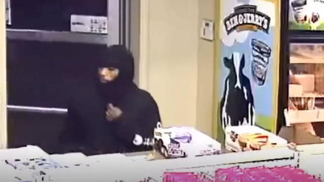 Police look for person of interest after triple shooting that left 1 dead in Detroit