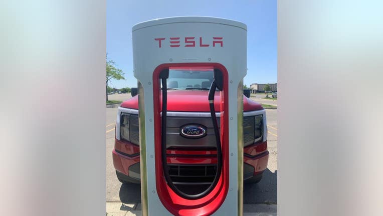  La asociación con Tesla permitirá a los propietarios de Ford EV usar estaciones de carga en EE. UU. y Canadá