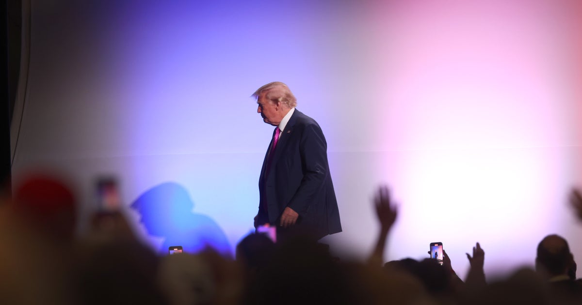 Trump returns to campaign trail in Michigan facing federal indictment ...