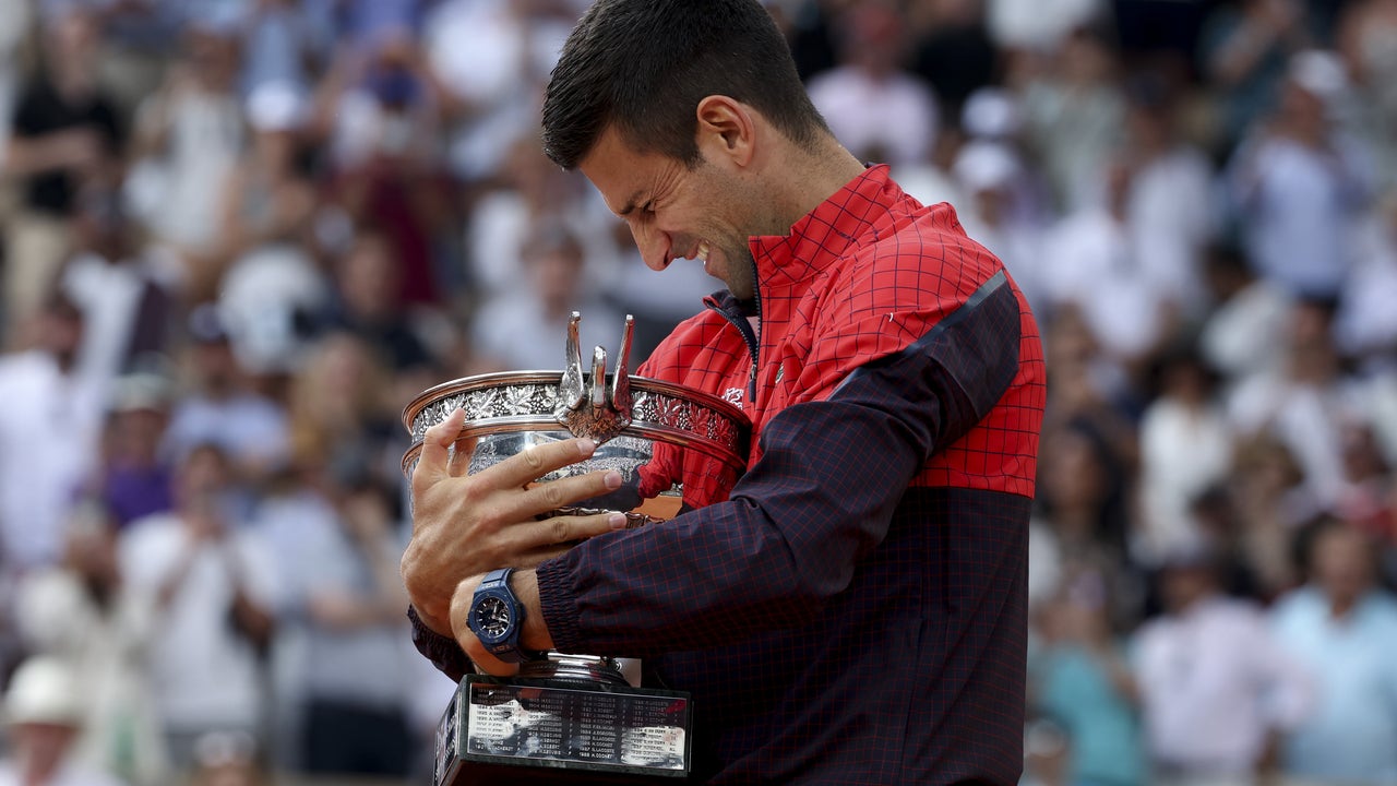 Novak Djokovic wins his 23rd Grand Slam title, defeating Casper