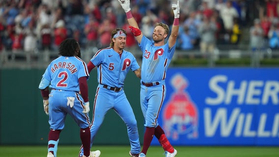 Wheeler, Clemens lead Phillies past Tigers 3-2 for 5th straight win