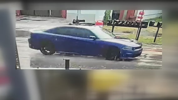 VIDEO: Mount Clemens barber targeted, robbed inside barbershop