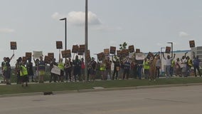 Amazon workers hit picket line at Pontiac facility over low wages, harsh working conditions