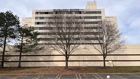 Southfield police warn against going into abandoned Embassy Suites hotel