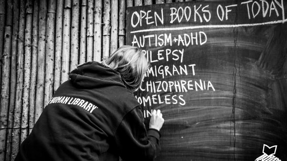 'Human Library' in Sterling Heights aims to increase understanding through conversations