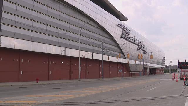 Man robbed of thousands in cash at Motor City Casino parking structure