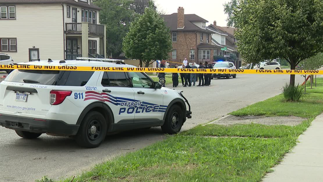 Motorcyclist dead after crash in Southwest Detroit, driver flees scene