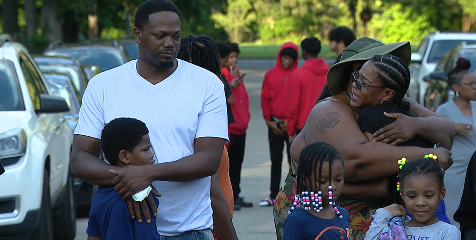Vigil held for 14-year-old boy who was fatally stabbed during basketball game in Detroit