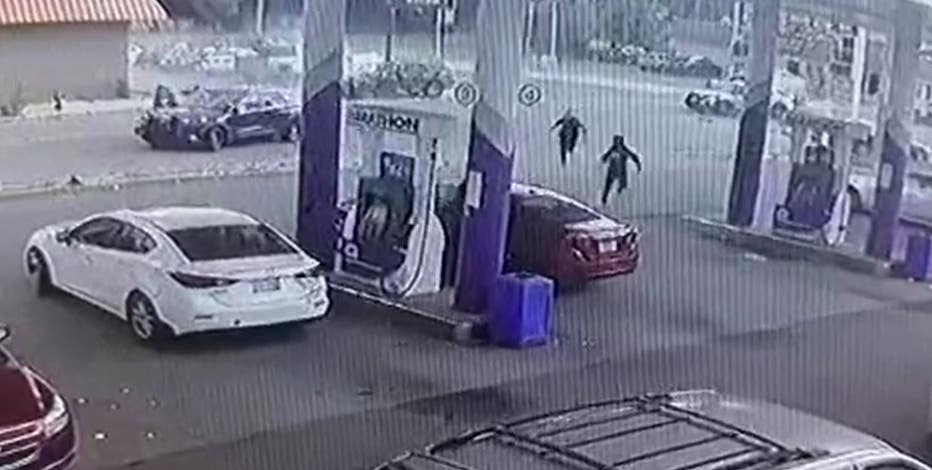 Shooting suspect chase, crash ends with 6 arrested on Detroit's west side