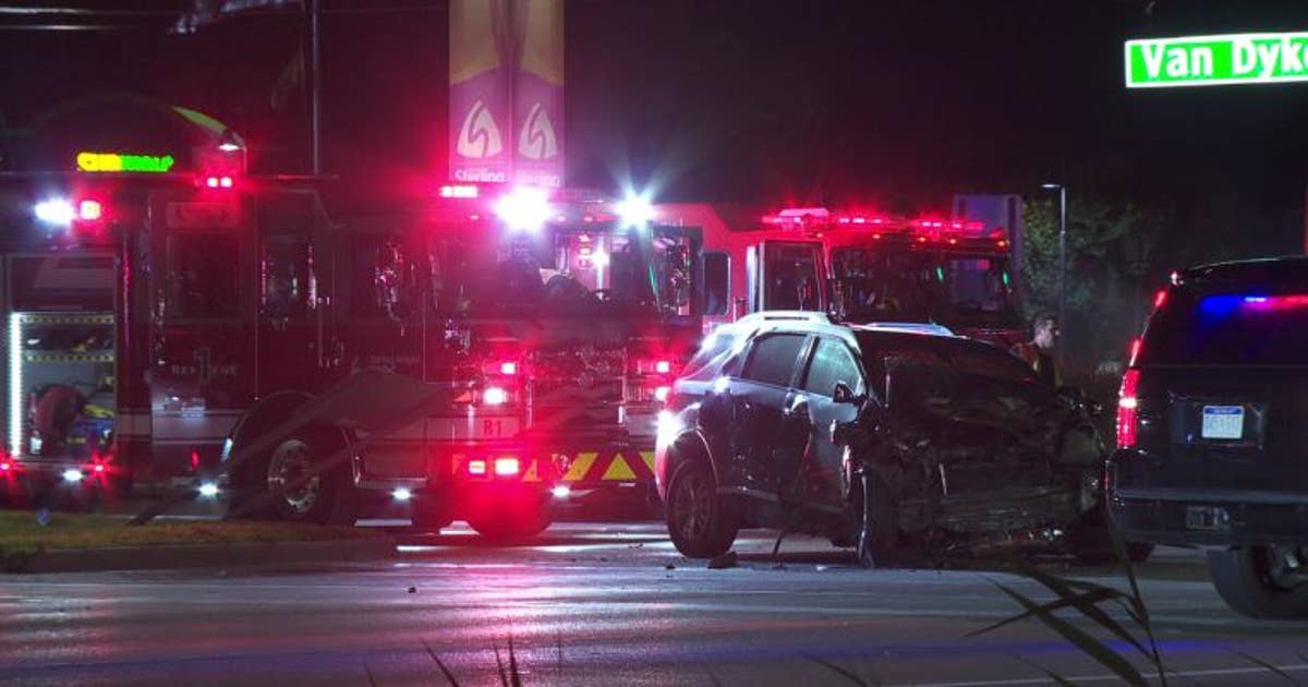 Detroit teen charged with murder after running red light, crashing into ...