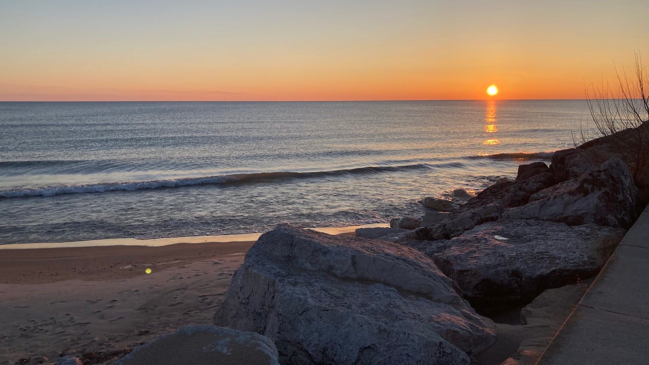 Wisconsin suburb to pull millions of gallons of water from Lake Michigan daily Wisconsin suburb to pull millions of gallons of water from Lake Michigan daily