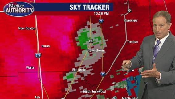 Severe weather rolling through SE Michigan