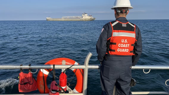 Fuel leak in Lake Michigan spills diesel less than a mile from shore