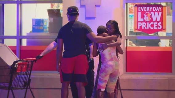 Person shot in car parked outside Family Dollar at busy Oak Park strip mall