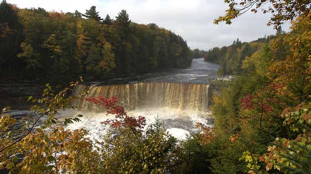Tahquamenon Falls ranked 2nd best place in U.S. to see fall leaves