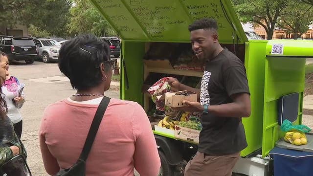 'Veggie Express' brings grocery store on wheels to urban food deserts