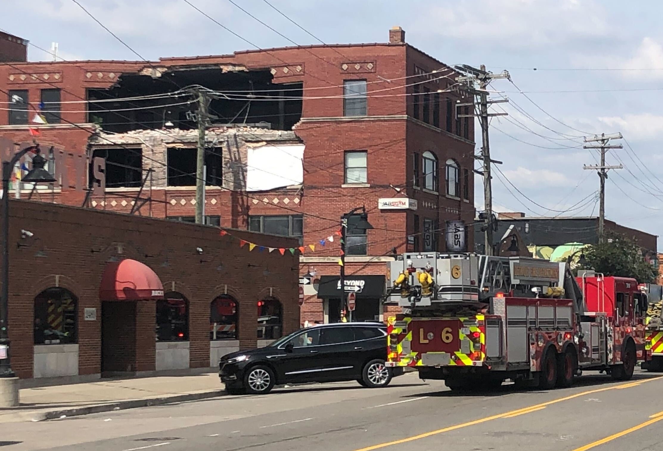Detroit Crumbling Detroit Vs. Everybody expands Downtown after building collapse at ...