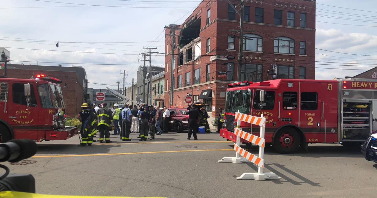 Detroit Crumbling Eastern Market building that partially collapsed deemed safe to enter ...