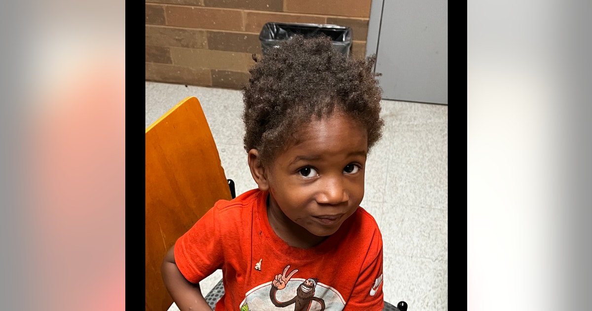 UPDATE: Kid found wandering city's east side reunited with parents ...