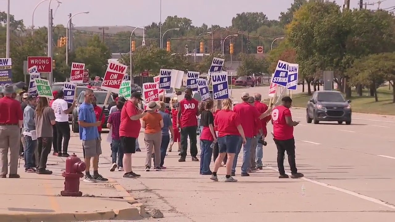 UAW Strike: Union Sends 7,000 More Ford And GM Employees On Strike ...