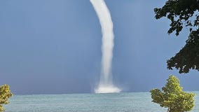 Lake Michigan waterspouts, people along shore capture sight