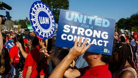 UAW strike looms as union, Big 3 automakers continue contract talks