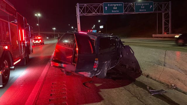 Speeding driver dead after crashing into both left, right freeway barrier on I-96 in Detroit
