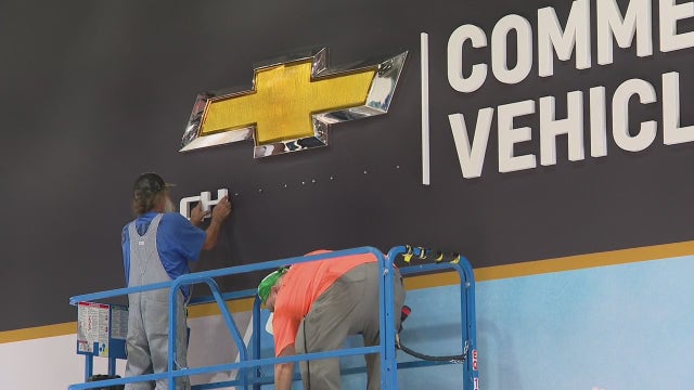 As Detroit Auto Show is built, shadow of UAW strike hangs over auto industry