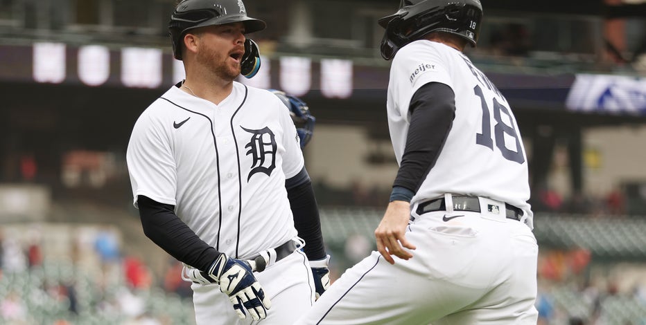 Royals-White Sox suspended by rain after 8 innings