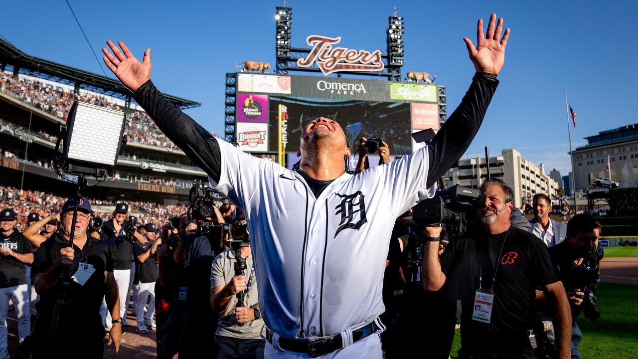 Miguel Cabrera of the Detroit Tigers waves to the crowd as he is News  Photo - Getty Images