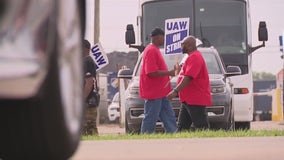 Stellantis, GM UAW members await their own historic deal