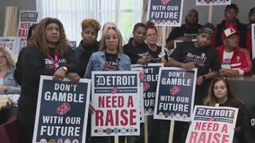 Detroit casino workers prepared to strike as new Tuesday noon deadline nears