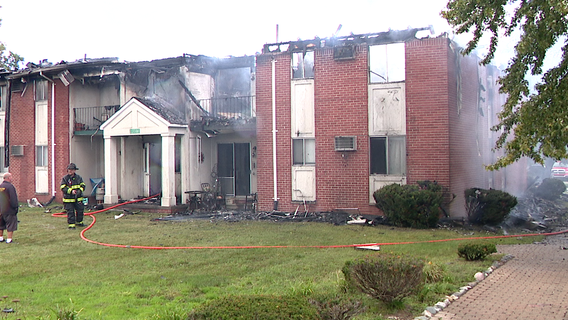 Fire breaks out at Taylor apartment complex