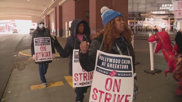 NAACP leader joins striking workers employed at Blue Cross Blue Shield and Detroit casinos