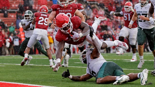 Rutgers rallies from 18 points down to beat Michigan State 27-24 behind Monangai’s 148 yards and TD